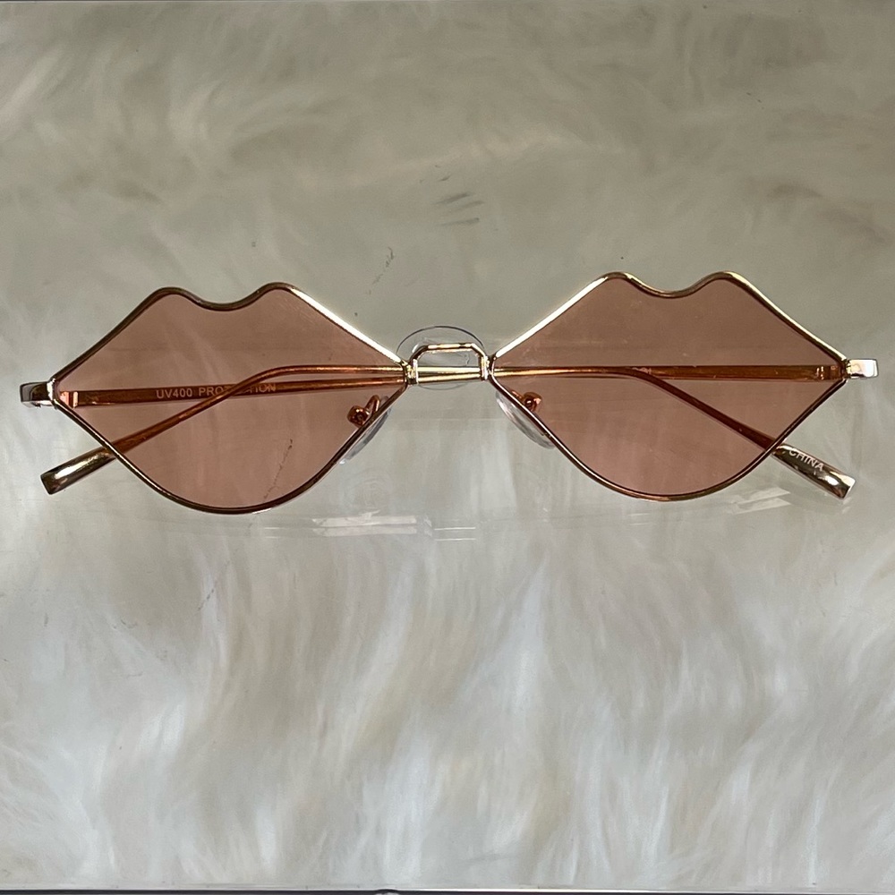 Retro metal Pink Lips Kiss Sun Glasses💋
